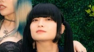 新しい学校のリーダーズ・MIZYU “系統違いすぎる”幼なじみのカリスマ歌手とLAで再会！仲の良さ伝わる肩組みショットに「嬉しすぎるコンビ」