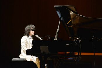 Toshl「自分に推しがいたら、自分のためだけに歌ってほしい」たった1人のための豪華コンサートを開催！