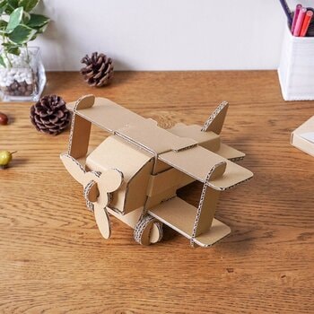 冬休みは暖かい室内で楽しく工作！イベント・ワークショップに最適なダンボール製工作キット2種類と保育施設・店舗向けダンボール掲示板を新発売！