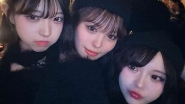 人気インフルエンサー・MINAMI＆さくら＆おさき シミラールックで