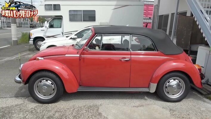 【画像11枚】テリー伊藤の所有する50年物のヴィンテージカーの内装を見る