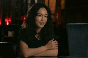 凛（岡崎紗絵）の親友・千尋（齊藤京子）が保険金詐欺に巻き込まれ…その背後に貴羽（長谷川京子）の影＜『プロフェッショナル』第9話完全版＞