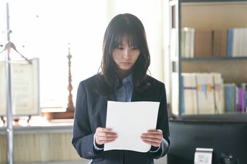 柊木（北川景子）は“黙秘権”の授業を！雪乃（南沙良）が荒ぶった様子で…『女神の教室』第3話予告