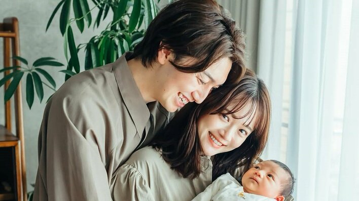 「国宝級にかわいい」第一子出産の田久保夏鈴 生後10日長男の“ニューボーンフォト”公開！くりくりおめめの愛らしい姿に「全部全部尊いです」