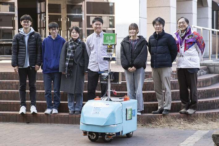 完走率8.9%の「つくばチャレンジ」を制した、学生と異分野エンジニアの泥臭い共闘録