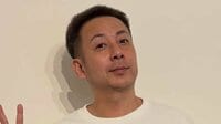 我が家・坪倉 ロッチ・コカドから贈られた“オールハンドメイド”Tシャツを披露！胸元の刺しゅうなどこだわり満載のデザインに「凄っ！」