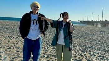 YOASOBI  アメリカLAのビーチでの画像を投稿　ファンからは「まるできょうだいみたい！」など癒やされるとの声が！