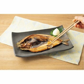 気候危機で変動する北海道の漁場から　低利用魚を食卓へ　「雄武産にしんの開き干し」「雄武産かすべの煮付け」新登場