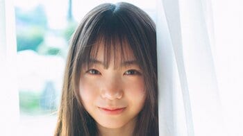 女優・稲垣来泉の新連載「くるみのる」がB.L.T.でスタート！「走る」「乗る」など“る”をテーマに表現15歳の等身大の表情に注目