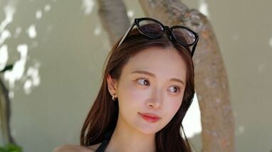 public Tokyo 田久保夏鈴さん着用ワンピース ホテル、どこで撮っても可愛かった💚🤎 ワンピースはPINUEの
