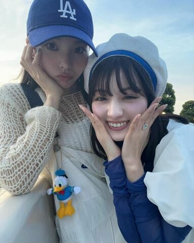 鶴嶋乃愛＆川口ゆりな おそろい“ドナルドコーデ”でディズニー満喫