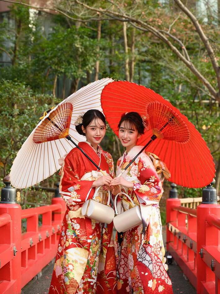 【145~159センチぐらいの方が適応サイズ】振袖フルセット　藤岡舞衣 圧倒的“美”」藤岡弘、の三女・舞⾐ 姉妹成人で振り袖家族写真を公開
