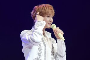 SHINeeリーダー ONEW(オンユ)  3年ぶり武道館公演でファンに感謝「今自分の幸せは1万％以上」初のソロワールドツアー開催