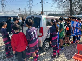 廃車予定の軽自動車をキャンバスに埼玉県日高市で子ども向け体験企画「楽しく描いてみんなで作る「らくがきカー」開催