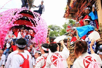 秩父湯元 武甲温泉にて「秩父川瀬祭り」の応援企画を開催。お子さまへのアイスキャンディプレゼントや「川瀬祭り限定ソフトクリーム」販売など