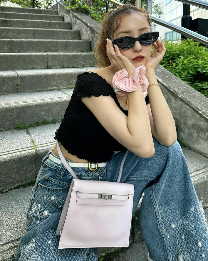 ★み様確認用★板野友美 画像1/5) 板野友美「ひよこクラブ」2号連続表紙で母の顔 愛娘の