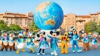 ディズニーシー25周年イベントのミッキーたちの新衣装を初公開！海のきらめきを表現したラメやスパンコールのデザインは必見