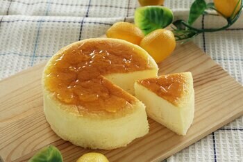 夏限定、瀬戸内レモンを味わう冷蔵スイーツ2品を新発売「おいしさとろけるシュークリーム 瀬戸内レモン」「本格濃厚チーズスフレ 瀬戸内レモン」
