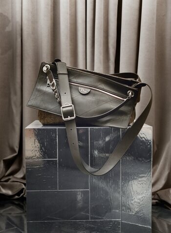 【Dior】比類なき「ディオール ボルト」バッグ