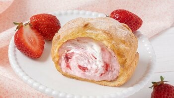 【ビアードパパ】期間限定シュー “ストロベリーチーズケーキ”が今年も登場！イチゴの甘酸っぱさとクリームチーズのコクで爽やかな味わい