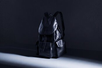A LEATHER 完売バッグを伊勢丹ポップアップにて再販、土屋鞄とのコラボモデルや秋冬最新レザーウェアも展開