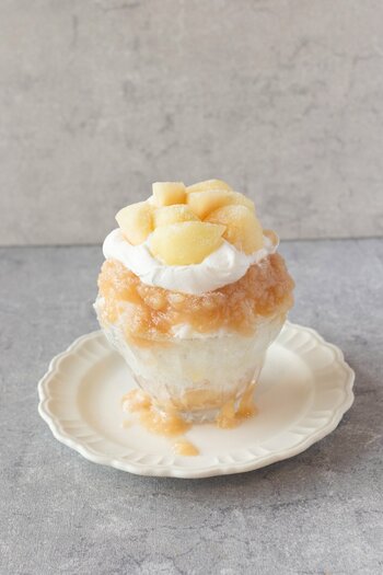 【DISHES and TART『SAN』】季節限定の「桃のかき氷」と「桃のタルト」が登場！～暑い季節のご褒美に、旬の桃を贅沢に～