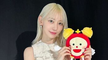 宮脇咲良「シチューを作るおばあちゃんみたいになる」意識しているヘアケアはシルク100％のナイトキャプ