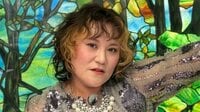 バービー 夫婦水入らずの“イエス フォーリンラブ♡”ショット披露！高身長＆スーツ姿の夫と結婚記念日ランチを満喫「いつまでもラブが溢れてます」