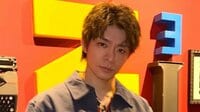 「さらに筋肉ついた！？」Number_i 岸優太 穴あきTシャツ×ハーフパンツの爽やかコーデを披露 クールな様子に「雑誌を眺めてるみたい」