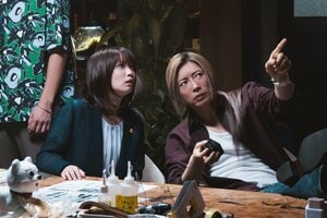 浦真鷲（GACKT）が“悪魔の棲む家”の謎を暴く！縁（志田未来）は恩人・美志（映美くらら）と浦真鷲の関係に動揺＜『ブラックトリック』第6話完全版＞