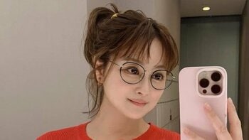 「イケメン感あふれ出てる」鈴木奈々 2歳上の兄とのドライブショットを公開！白T×デニム×キャップのリンクコーデをした姿に「仲良しですね」「素敵なご家族」