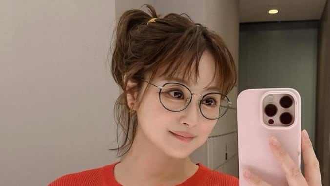 「イケメン感あふれ出てる」鈴木奈々 2歳上の兄とのドライブショットを公開！白T×デニム×キャップのリンクコーデをした姿に「仲良しですね」「素敵なご家族」