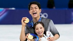 「悔いはありません」りくりゅうペア・現役引退を発表！金メダルを掲げて満面の笑みを浮かべたツーショットでの報告に「感動をありがとう」