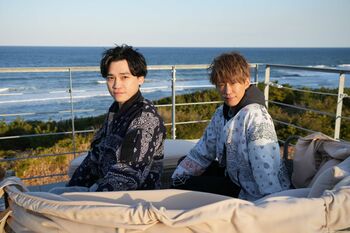 小山慶一郎「ちょっとハネていい？」二階堂高嗣とおしゃなキャンプサイトで大ハシャギ！