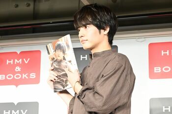 1st写真集を発売の赤楚衛二 海外での人気を実感！「SNSのコメントの半数は外国語です」