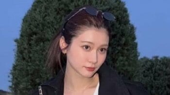 生見愛瑠 すらり美脚際立つ膝上ミニスカ私服コーデ披露！スタイル抜群ショットに「大人なオーラ全開で素敵」