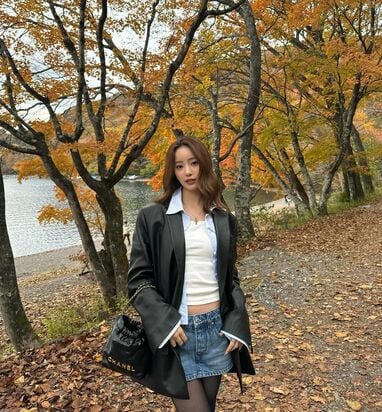 オシャレすぎ！」中町綾＆とうあ 日光の大自然をバックに秋の装いで