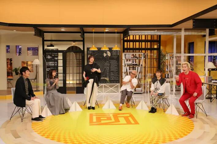 紫吹淳＆佐々木希が私物を出品！「ハッピーメルカリ便」で
