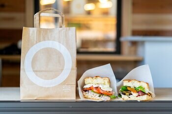 ミシュラン星付き「TAKAYAMA」が1F MAENIWAに初出店！シェフ特製パニーノを限定販売