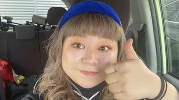 「旦那さんの隠し撮り？」1児の母・やしろ優 愛犬＆息子との“川の字”就寝中ショットを披露！ 「両手に花ですね」「見てるだけで幸せ」