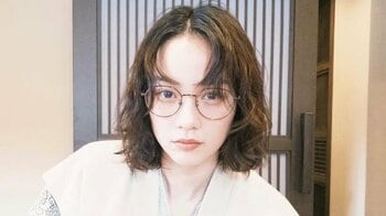 「すっぴん？」のん 浴衣姿の温泉旅行満喫ショット公開！パーマヘアのオフ感あふれる様子に「透明感半端ない」「流石にキュン死」