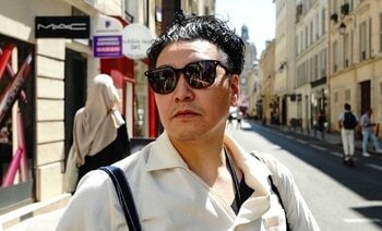 チョコプラ 2人で仲良くパリ散策！街並みに馴染むオシャレな長田に対し松尾“観光客感モリモリ”「なぜこんなに大荷物」と反響