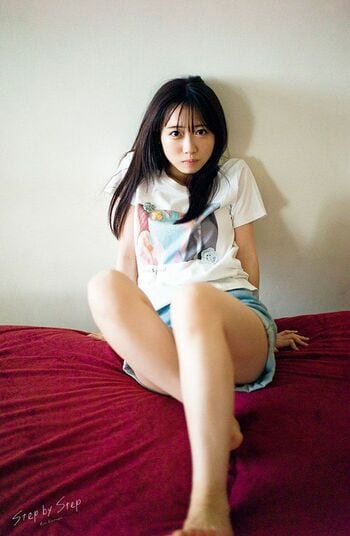 【追加公開カット】アイドルから声優へ転身の来栖りん 　ショートパンツ姿のまぶしい白肌