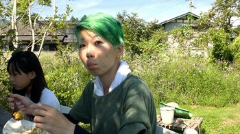 「服は緑色しか着ない」ガーデンデザイナー・青木真理子に密着