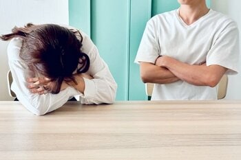 年末年始は“モラハラ”が増える！？「存在・人格の否定」「行動・服装などへの規制や指示」「ほかの異性に嫉妬」注意点を専門家が指摘