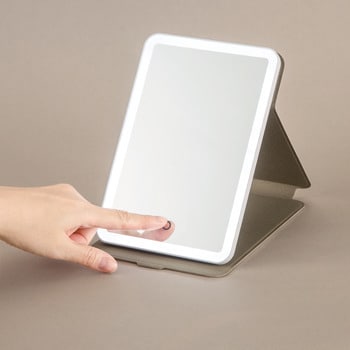 タブレットのように手軽に持ち運べる！ 外出先での使用もおすすめのLEDミラーを新発売