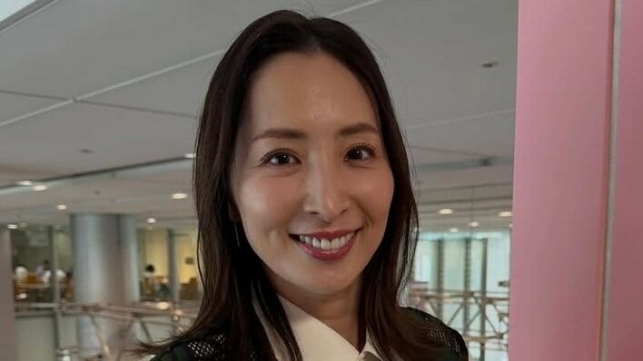 「わわわ!」「思わず声出た」元宝塚トップスター真飛聖 髪をばっさりイメチェン!新ヘアスタイルを公開し絶賛の声