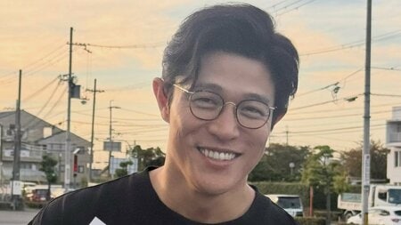 鈴木亮平 “大仏”を美味しそうに食べる姿に反響！まるで彼女目線な至近距離ショットに「さすがにメロすぎる」「ご利益ありそう」