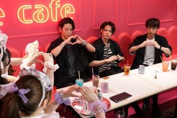 KAT-TUN 530人の頂点に君臨する“レジェンド”メイドに興味津々「生まれたときから17歳なんですね？」