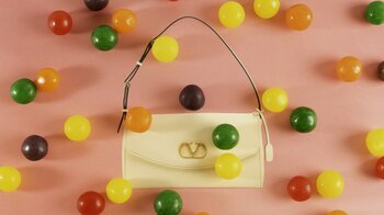 メゾン ヴァレンティノ、ヴァレンティノ ガラヴァーニ ‘ドゥ ヴェイン’のデジタルクリエイティブプロジェクトの第2章を発表